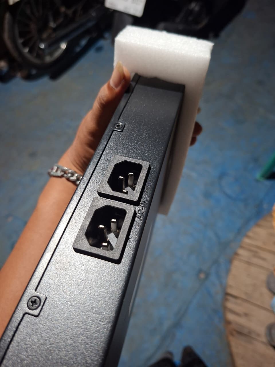 Dual Soket Power Supply pada OLT