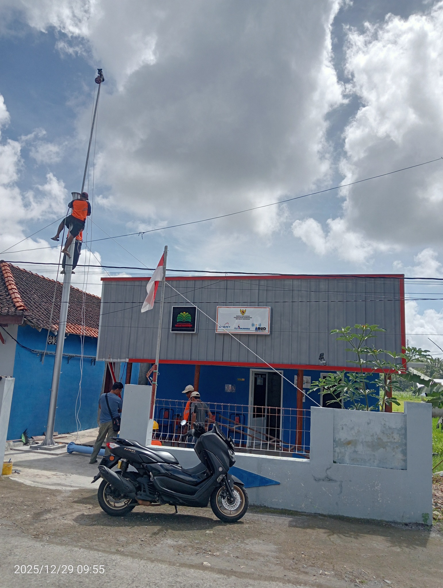 Kantor pusat data center IMUD Internet murah untuk desa